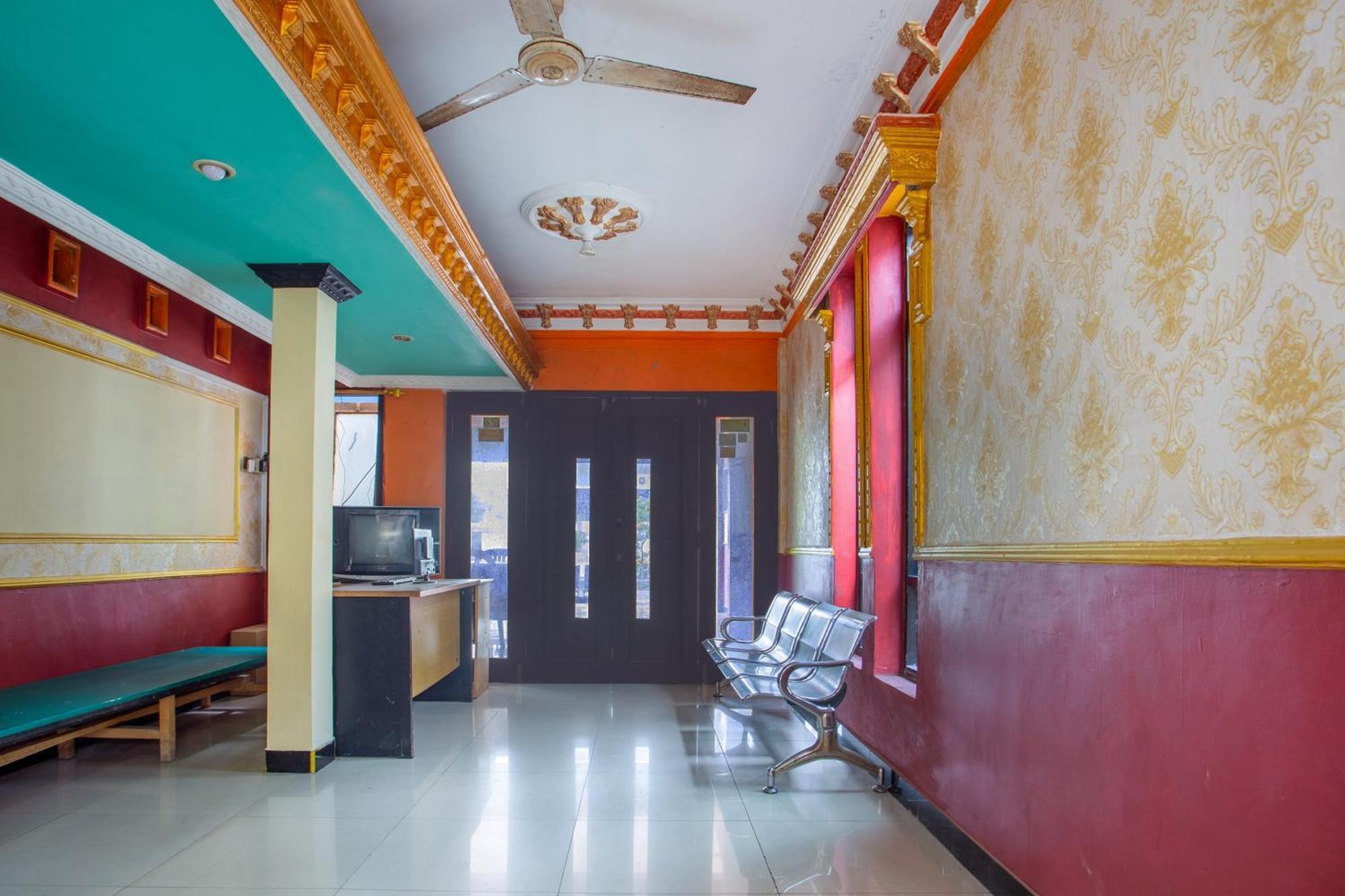 Spot On 2473 Buana Jaya Guest House Cilacap Zewnętrze zdjęcie