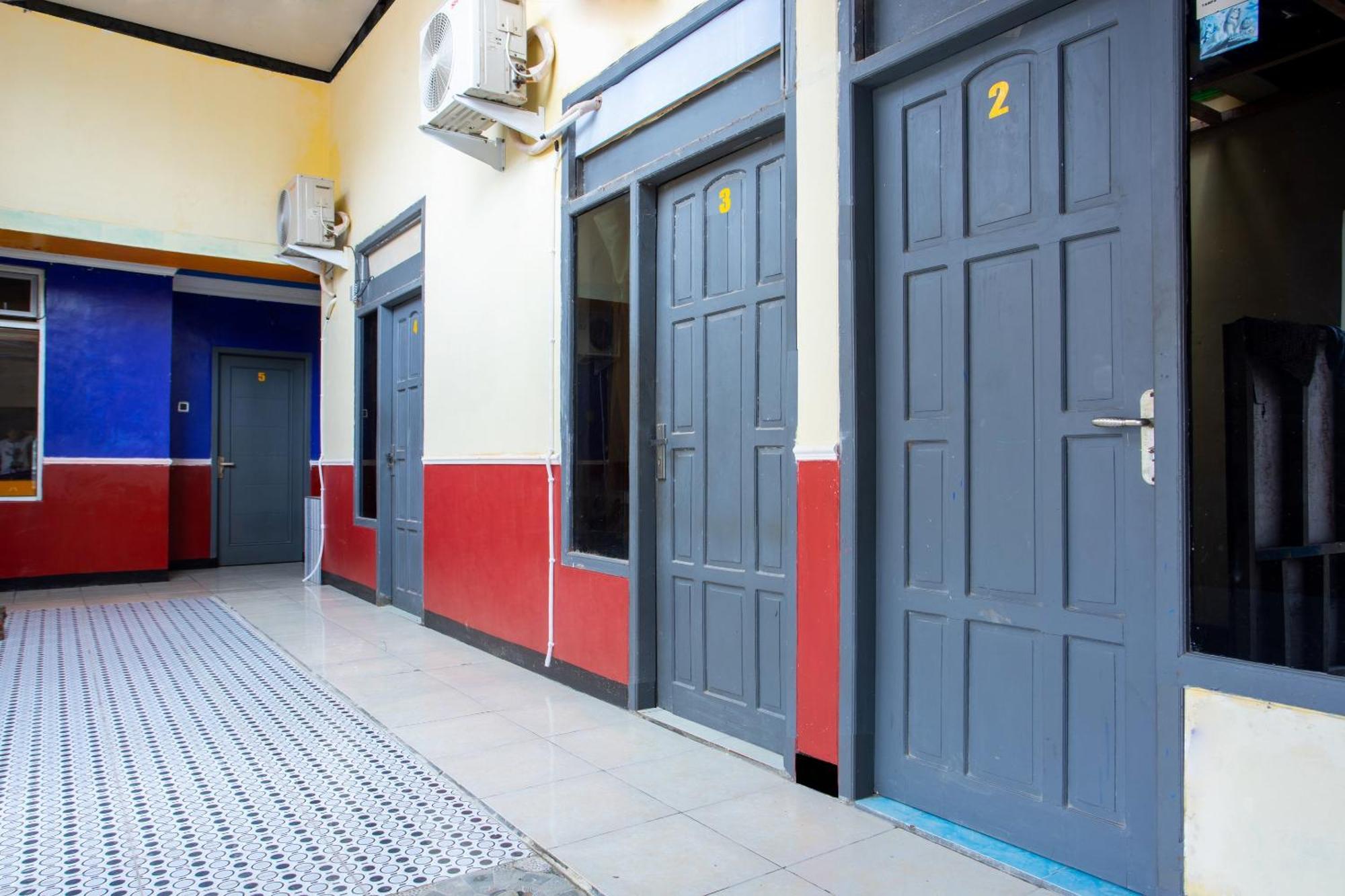 Spot On 2473 Buana Jaya Guest House Cilacap Zewnętrze zdjęcie
