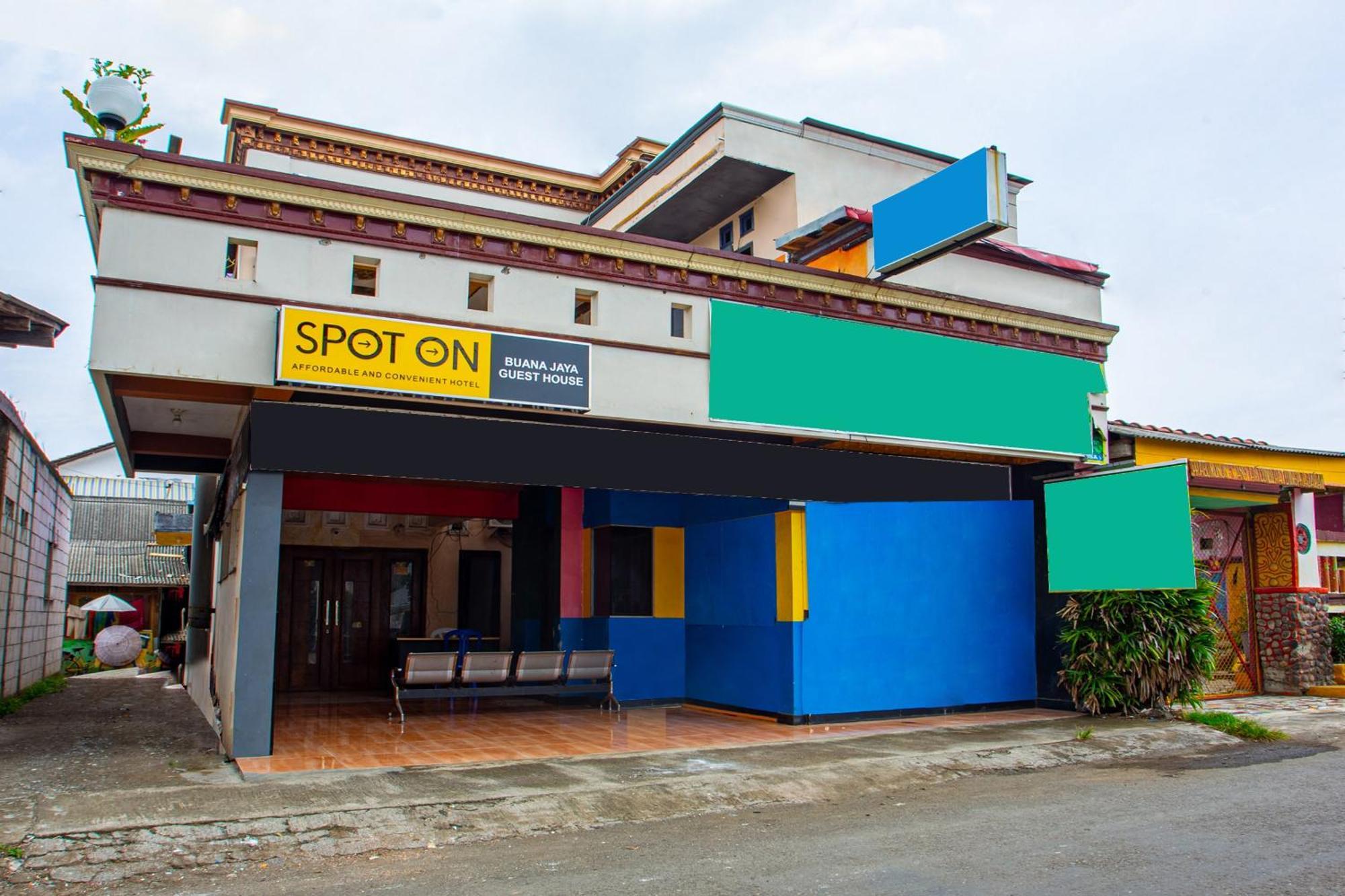 Spot On 2473 Buana Jaya Guest House Cilacap Zewnętrze zdjęcie