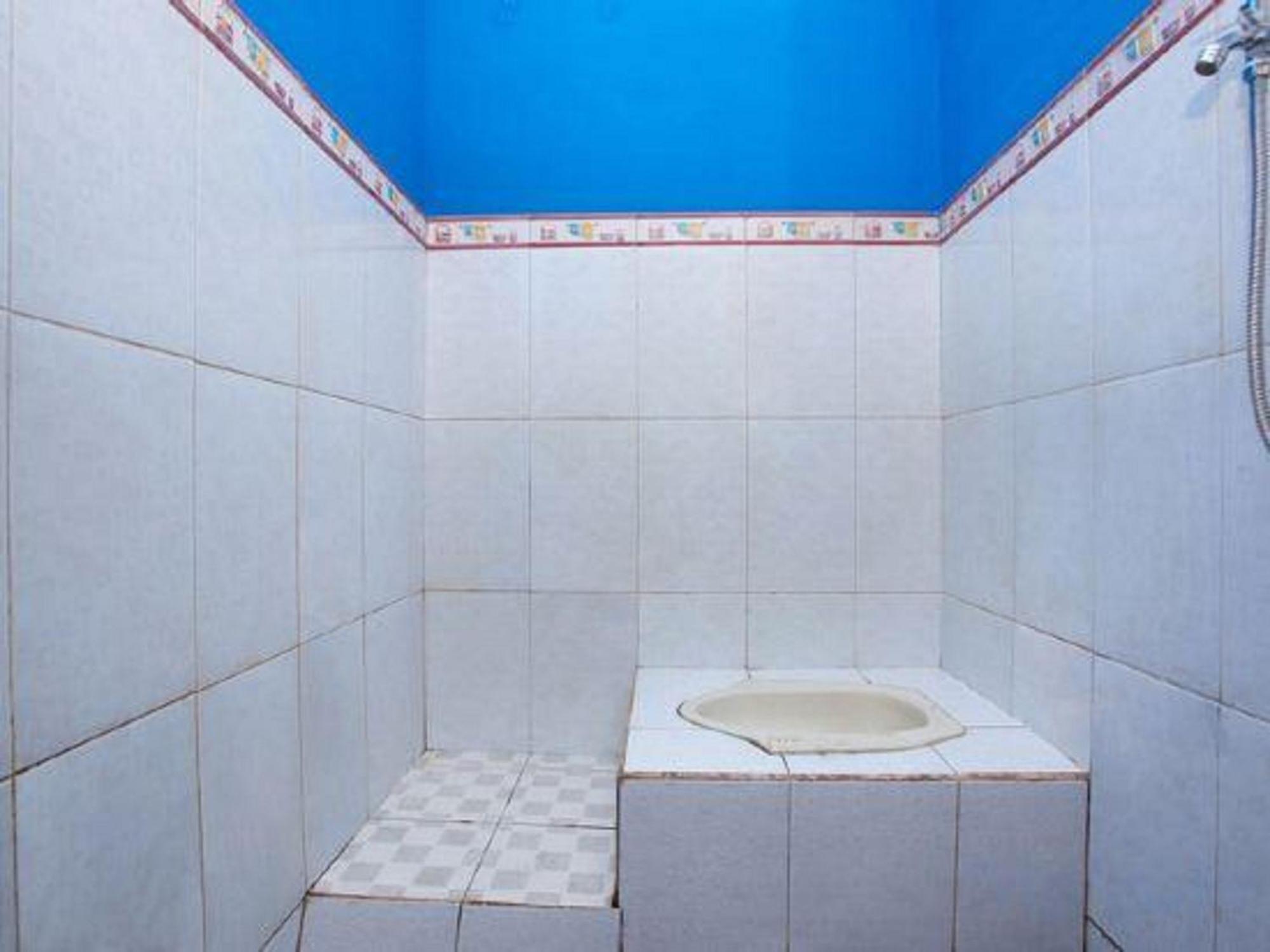 Spot On 2473 Buana Jaya Guest House Cilacap Zewnętrze zdjęcie